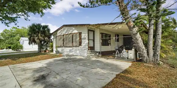 8200 ARCHIE STREET