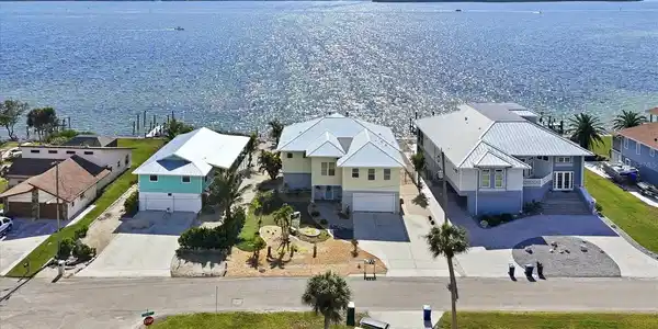 905 CHAPIN BOULEVARD