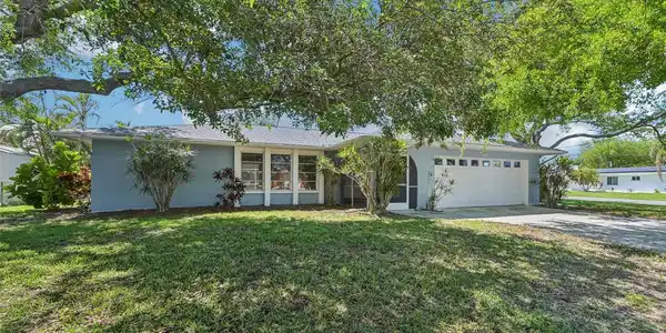 437 S SHORE DRIVE