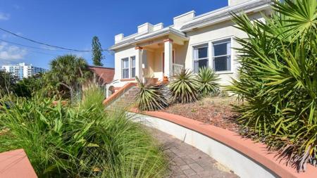 213 JESSAMINE BOULEVARD