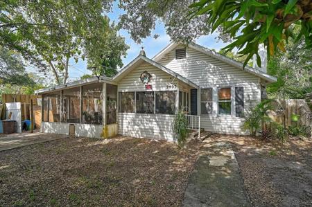2403 HICKORY AVENUE
