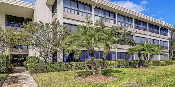 225 HOURGLASS WAY