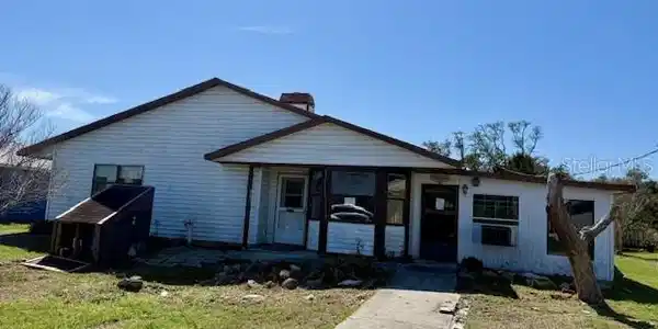 8 SWEETBAY DRIVE