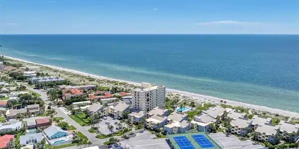 700 GOLDEN BEACH BOULEVARD