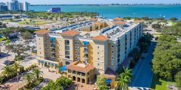 1064 N TAMIAMI TRAIL