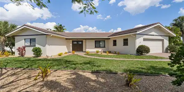 200 CAPRI ISLES COURT