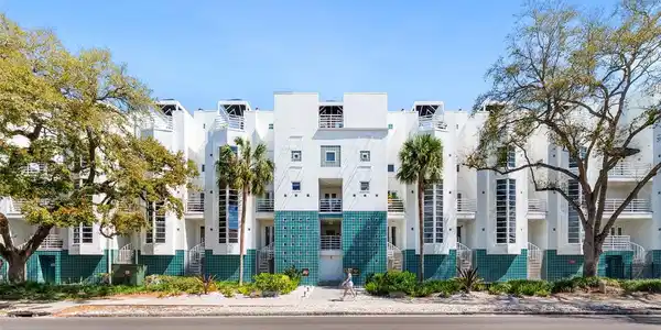 4950 BAYSHORE BOULEVARD