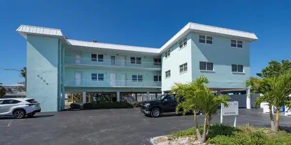 8200 BAYSHORE DRIVE