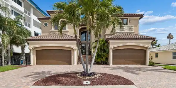 108 BAYSIDE DRIVE