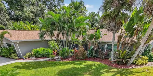 1884 SOUTHPOINTE DRIVE