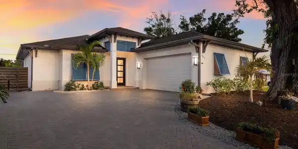 2823 MARSHALL DRIVE