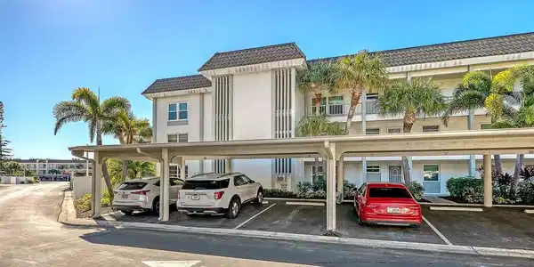 4380 EXETER DRIVE