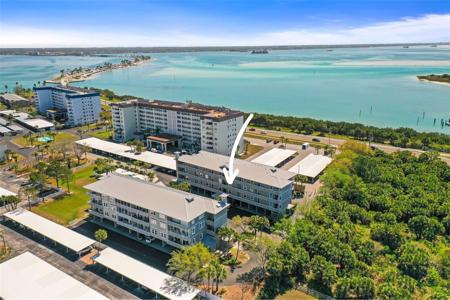 5 ISLAND PARK PLACE