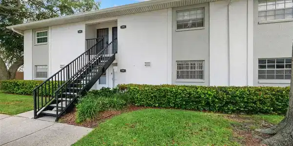 3808 N OAK DRIVE