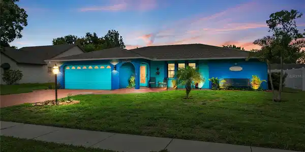 914 PLUM TREE LANE