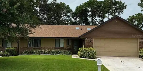 31 LAKE FAIRGREEN CIRCLE