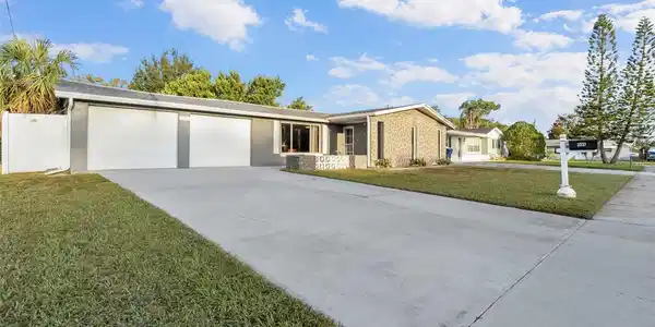 3237 SANFORD DRIVE