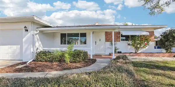 10569 LAKE VISTA DRIVE