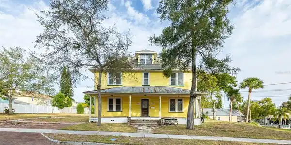 553 DIVISION STREET