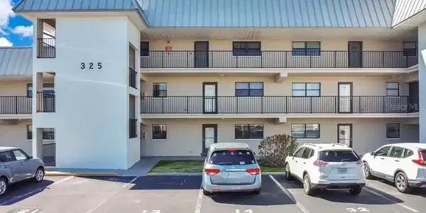 325 TANGLE RUN BOULEVARD