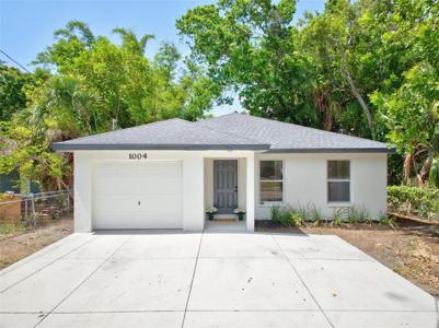 1004 17TH AVENUE W