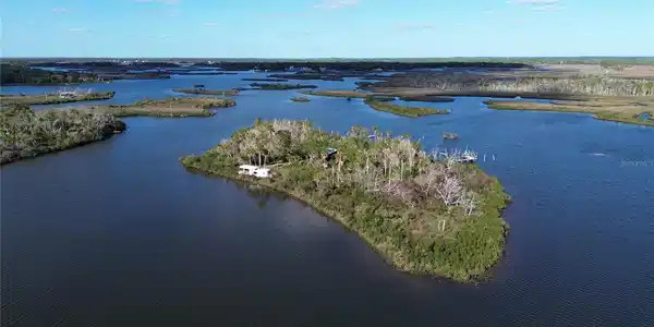 7472 W THUNDERBIRD ISLAND