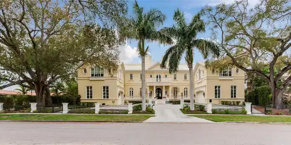 52 LADOGA AVENUE