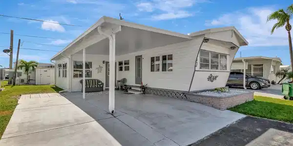 247 PALM LANE