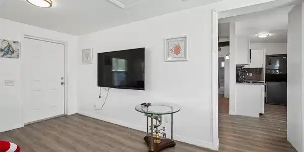 Image 4 Image 4