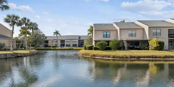 2473 KINGFISHER LANE