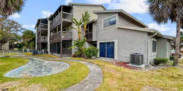 6336 NEWTOWN CIRCLE