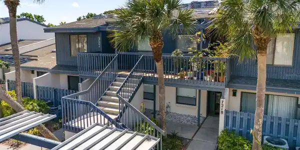 7218 CLOISTER DRIVE