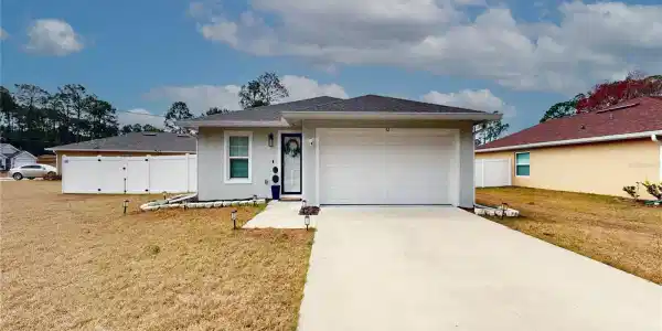32 RAMBLING LANE