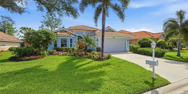 3242 VILLAGE LANE