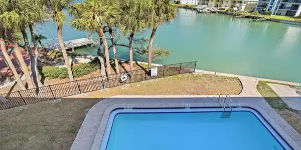 11901 LAGOON LANE