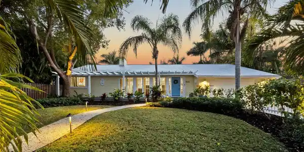 1846 LINCOLN DRIVE