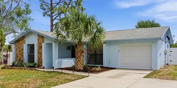7507 WOODLAND OAKS COURT