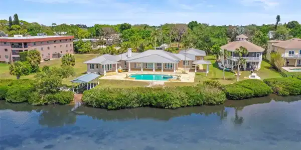 1721 GULF ROAD