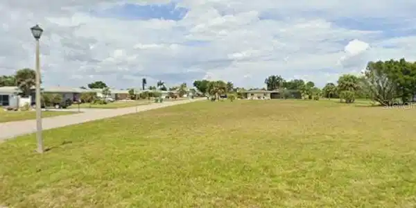 1 GOLFVIEW ROAD S