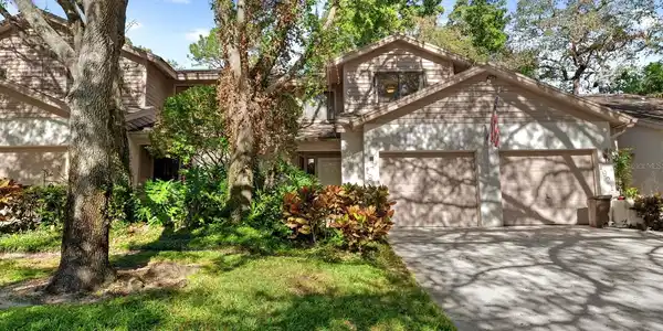 1919 WHISPERING WAY