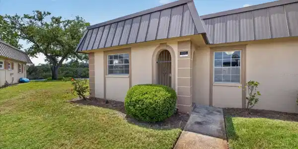 4116 HAMPTON DRIVE