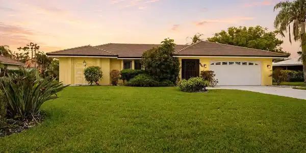 450 RUBENS DRIVE E