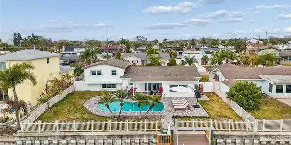 8722 HICKORYWOOD LANE