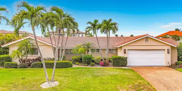 581 YARDARM LANE