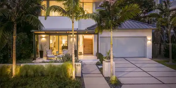 948 CITRUS AVENUE