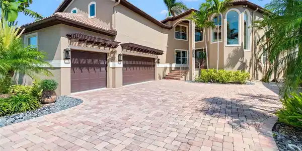 6315 MARBELLA BOULEVARD