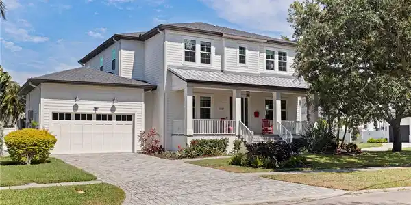 1001 CORDOVA BOULEVARD NE