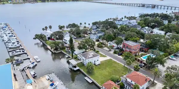 274 LEXINGTON DRIVE