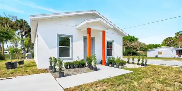 702 LUCKY STREET