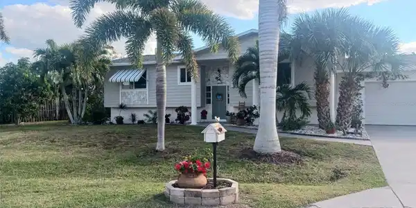 621 STURGEON PLACE